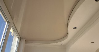 Натяжной потолок на балкон Ухта, цена 6321 руб.