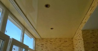 Натяжной потолок на балкон Ухта, цена 6321 руб.